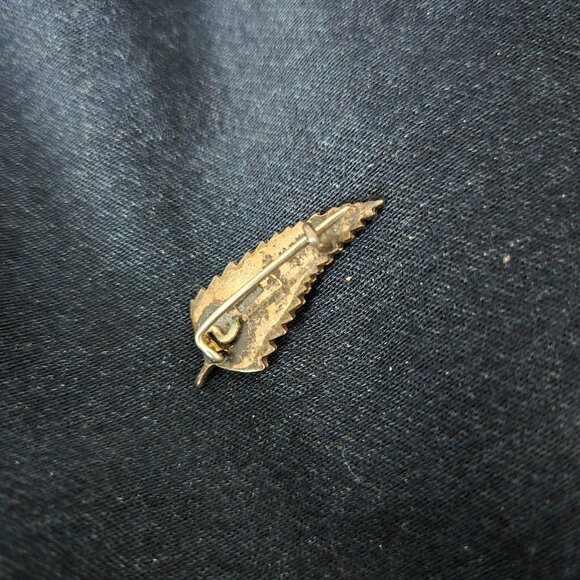 Fern Leaf Pin - Picture 2 of 4